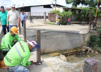 Fuenmayor inspeccionó trabajos de reconstrucción del puente San Luis