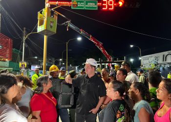 Instalan cámaras de seguridad, semaforización y demarcación vial en la avenida Aranzazu
