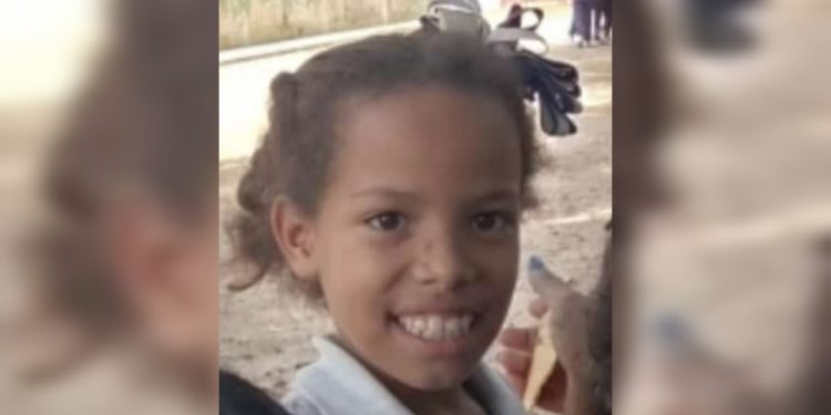 Desapareció niña de 8 años en su casa en Santa Rosa mientras aparentemente jugaba
