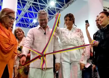 Ramón Aular inauguró su exposición “Conectando Continentes” en Valencia