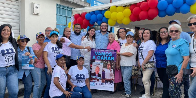 Juramentan Comando de Campaña de Mujeres con VZLA en Naguanagua