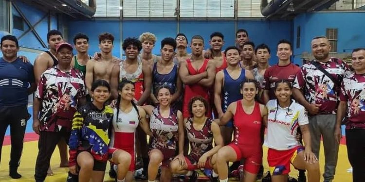 Luchadores carabobeños logran boletos para Juegos Deportivos Nacionales Juveniles 2024