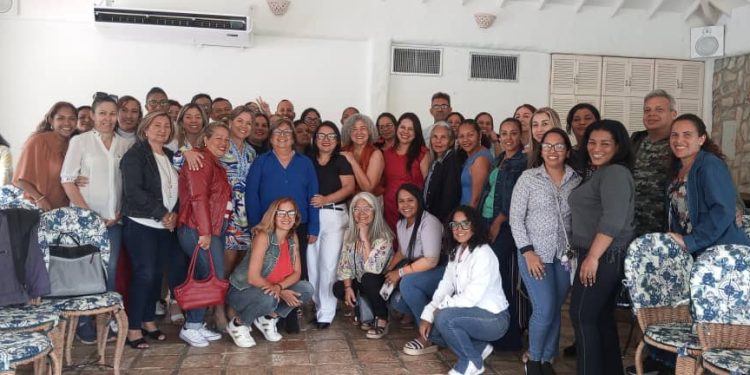 Realizan conversatorio acerca del Empoderamiento Económico de las Mujeres en San Felipe