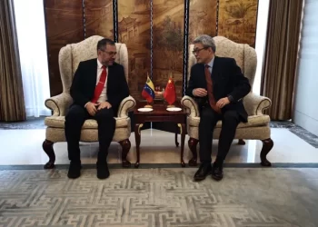 Canciller Yván Gil llega a China para evaluar acuerdos bilaterales