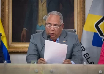 El CNE cambia norma de testigos de mesa y la oposición podría perder hasta un 40 % de sus miembros