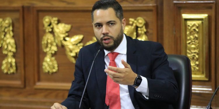 Maduro designa nuevo ministro para el Servicio Penitenciario