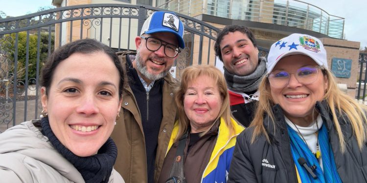 Comenzó la elección presidencial venezolana desde Australia