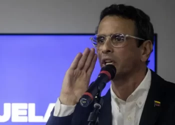 Capriles denuncia presunto «despilfarro» de recursos públicos en la campaña oficialista