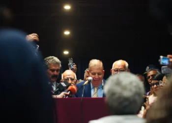 González Urrutia dice estar abierto a dialogar con quien sea, pese a insultos de Maduro