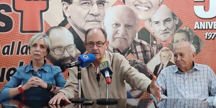 Felipe Mujica: Simulacro electoral no arrojó sorpresa alguna