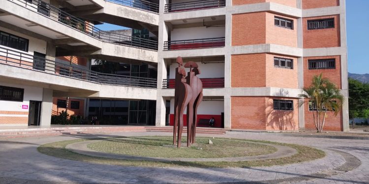 Estudiantes del segundo año de Ciencias Políticas UC resaltan la importancia del voto como medio de transformación del país