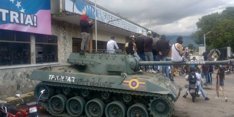 Carabobeños salen a protestar; algunos se fueron al Fuerte Paramacay