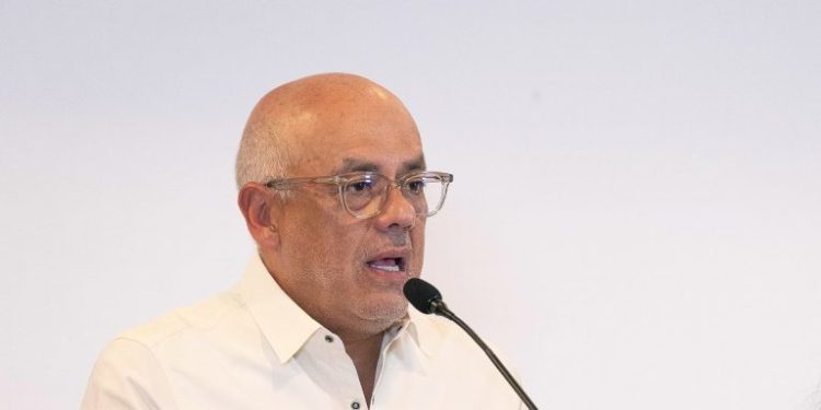 Jorge Rodríguez asegura que todas las encuestas pronostican reelección de Maduro