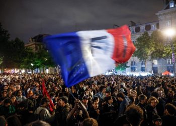 La izquierda francesa y Macron dan la sorpresa y relegan a la ultraderecha al tercer lugar