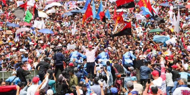 Maduro: “El 28 se de decide: ¿Paz o guerra?, ¿Guarimba o tranquilidad?»