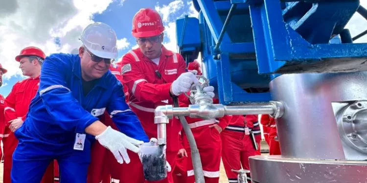 Partido Comunista de Venezuela cuestiona política petrolera del gobierno de Maduro