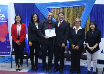 En Conexión Radio Web recibió reconocimiento de parte de YMCA Valencia por su destacada labor en el periodismo