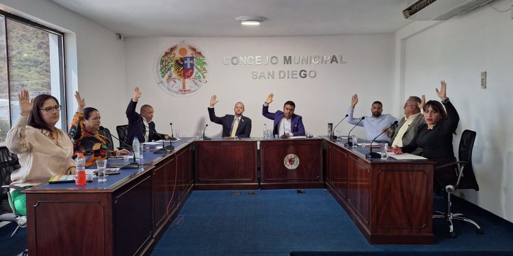 Concejo Municipal de San Diego inicia receso legislativo y se declara en sesión permanente