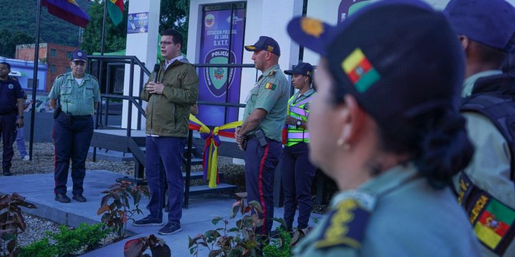 Alcalde de Valencia reinauguró módulo de Polivalencia en la avenida Lara