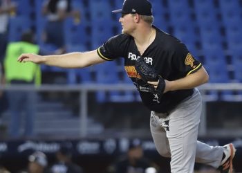 Onelki García, Derek West y JC Ramírez son los primeros importados de la nave