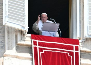 Papa Francisco llama a buscar la verdad y evitar la violencia en Venezuela