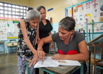 Naguanaguenses participaron en la Segunda Consulta Popular Nacional