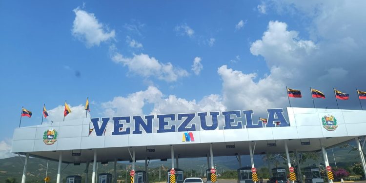 Descienden las ventas y el paso de transporte de carga en frontera con Colombia tras las elecciones