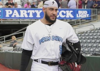 Rusber Estrada llegó a la nave desde la agencia libre