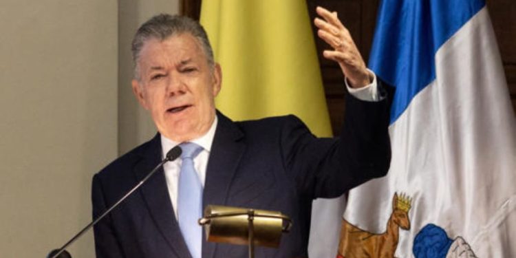 Santos asegura que Colombia no puede avalar el fallo del TSJ venezolano