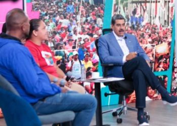 Maduro arremete contra Milei: lo acusa de usar presupuesto argentino en ataques de bots contra Venezuela