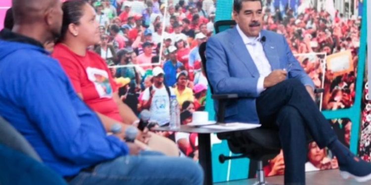 Maduro arremete contra Milei: lo acusa de usar presupuesto argentino en ataques de bots contra Venezuela