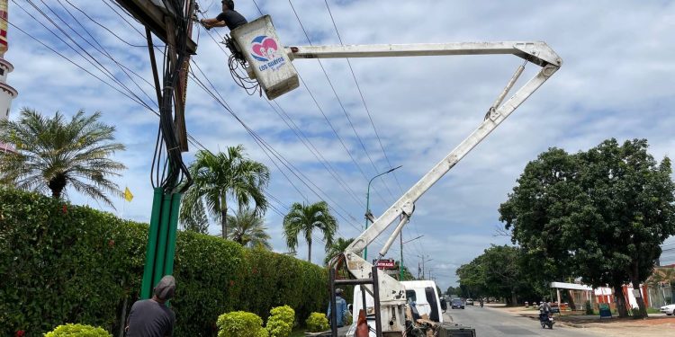 Continúa desplegado Plan de Alumbrado Público en el municipio Los Guayos