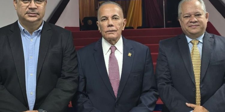Rosales en el TSJ: «estaremos donde sea necesario hasta lograr que el respeto a la expresión mayoritaria del pueblo se haga realidad”