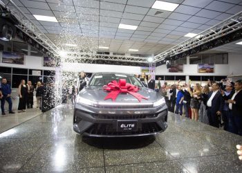JAC Motors Venezuela y Autoclub presentaron el nuevo modelo Elite en la inauguración de JAC Valencia