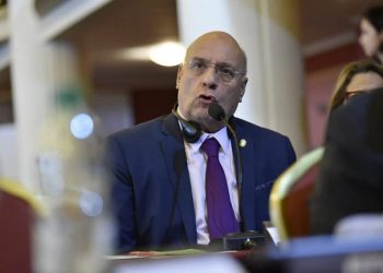 Hijo del exgobernador Williams Dávila informó que fue trasladado en estado grave a un hospital