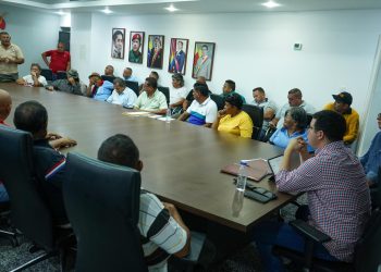 Alcalde Fuenmayor sostuvo reunión con transportistas de Valencia