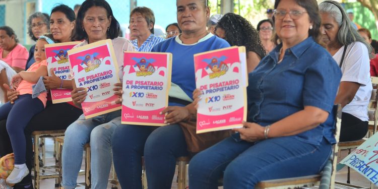 Alcaldesa Ana González encabezó nueva jornada de entrega de títulos de tierras urbanas en Naguanagua