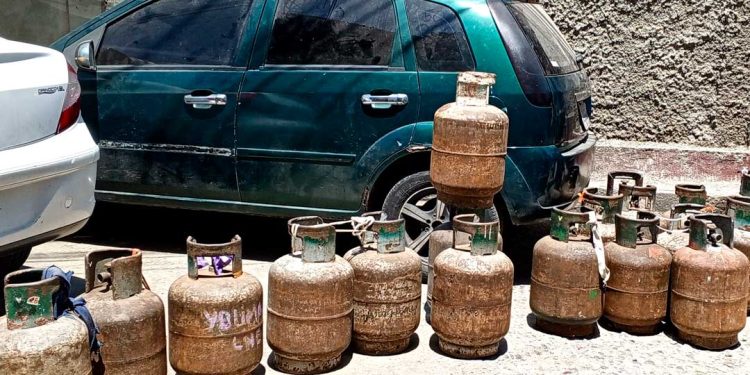 Piden al gobierno revisar venta de bombonas de gas en el país