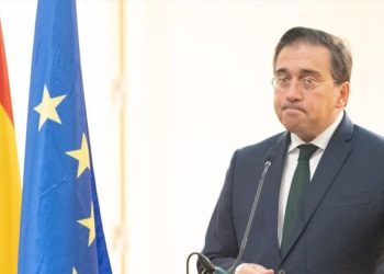 Albares exige al vicecanciller venezolano acceso consular a los dos españoles detenidos