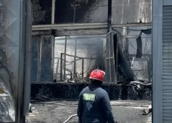 Hurtan motos durante incendio en galpón de Yamaha en Caracas