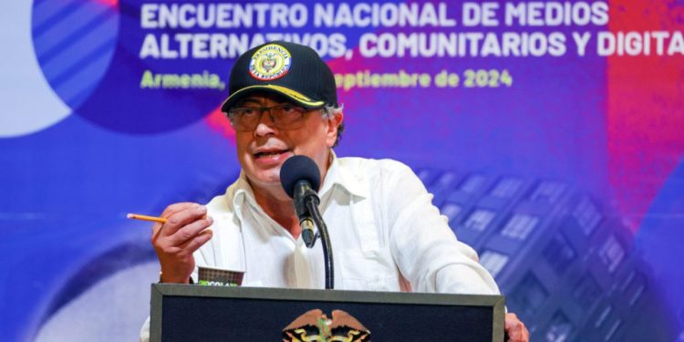 Petro busca una nueva conversación con Maduro