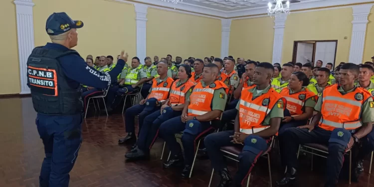 PNB capacitó a funcionarios de Polivalencia en seguridad vial