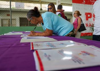 En Naguanagua firman convenios de financiamiento para los proyectos de circuitos comunales