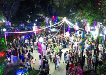 Dieron la bienvenida a la Navidad desde la Plaza Bolívar de Naguanagua