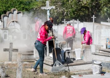 Cementerio de Naguanagua es acondicionado para recibir a los deudos el Día de los Fieles Difuntos