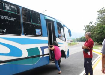 Promueven taller «buen trato» dirigido a conductores y colectores de San Diego