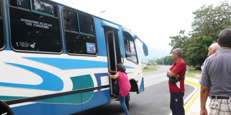 Promueven taller «buen trato» dirigido a conductores y colectores de San Diego