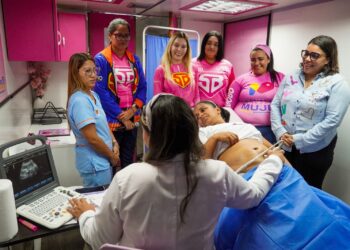 Vecinas de Naguanagua recibieron atención especializada