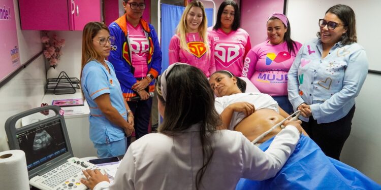 Vecinas de Naguanagua recibieron atención especializada