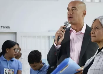 Desmienten solicitud de renuncia a maestros de la AVEC